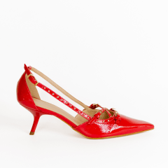 ZAPATO CUERO ROJO TACHAS