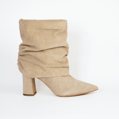 BOTIN GAMUZA ARENA ARRUGADO