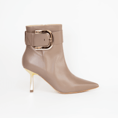 BOTIN CUERO TAUPE BROCHE