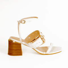 SANDALIA CUERO OFF WHITE HERRAJE GRANDE