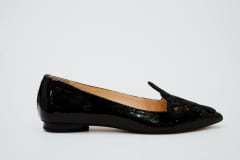 ZAPATO BAJO NEGRO CON ARABESCO