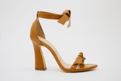 Sandalia Nudo Color Camel