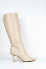 BOTA CUERO NUDE TACO DELGADO