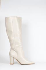 BOTA CUERO OFF WHITE TACO GRUESO