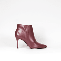 BOTIN CUERO BURDEO LINEA DORADA