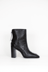 BOTIN CUERO NEGRO CROCO PUNTA CUADRADA