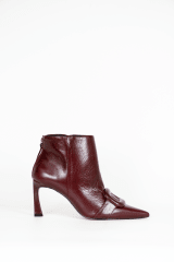 BOTIN CUERO VINO BOTON
