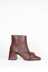 BOTIN CUERO CROCO CHOCO METAL ORO