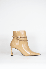 BOTIN CUERO NUDE CADENA