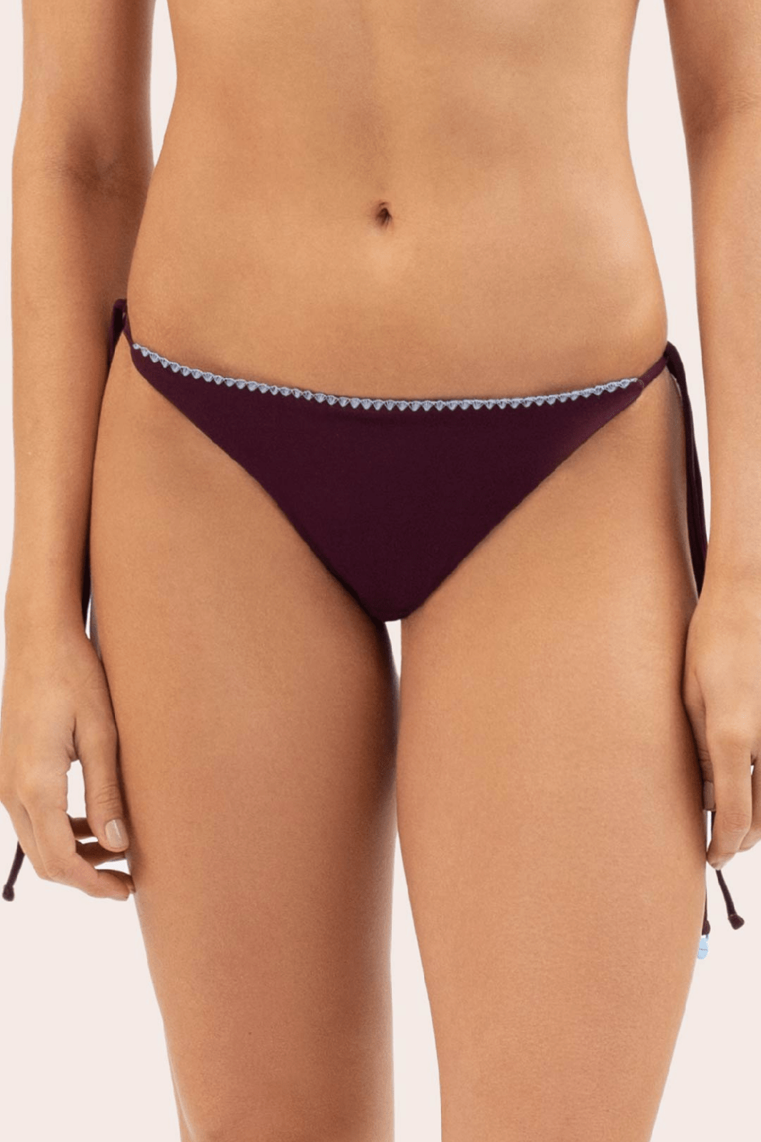 Calzón de Bikini Burdeo con Bordado Amarras Laterales OndadeMar 2209/RUSH/60122
