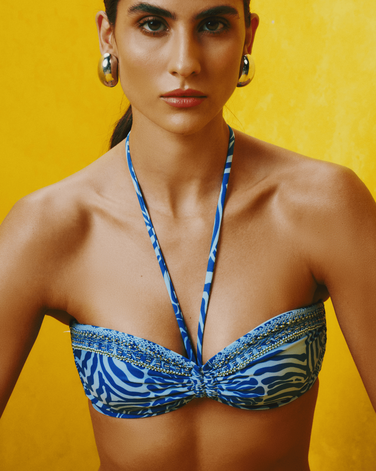 Top de Bikini Bandeau Azul con Bordado OndadeMar 21479/IZ2