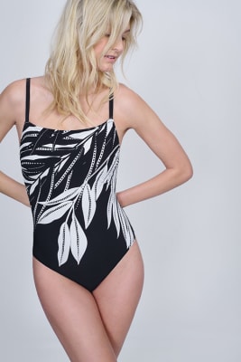 Traje de baño entero Gottex con aro bajo el busto y control de abdomen estampado hojas