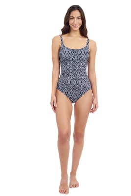 Traje de baño entero con drapeado frontal y control de abdomen